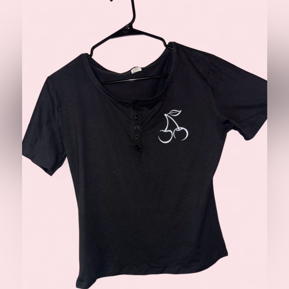 Cherry Graphic Top Women’s Fitted Short Sleeve Tee - Size XL NWOT